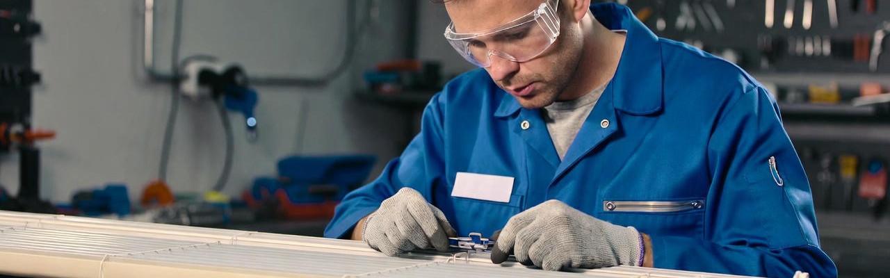 Reparación de una persiana atascada en Aravaca